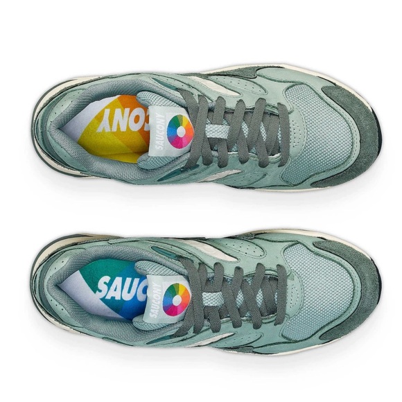 Saucony Green Athletic Shoes with Vintage Design - Picture 2 of 8